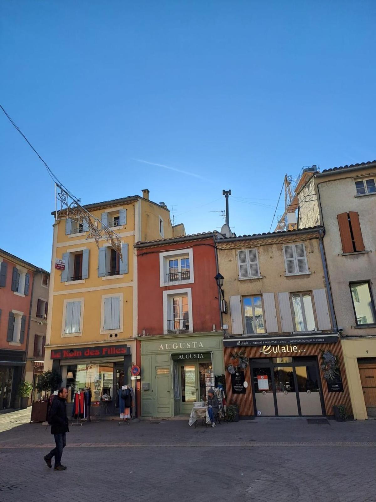 Le Nid De Marius LʼIsle-sur-la-Sorgue Exterior foto